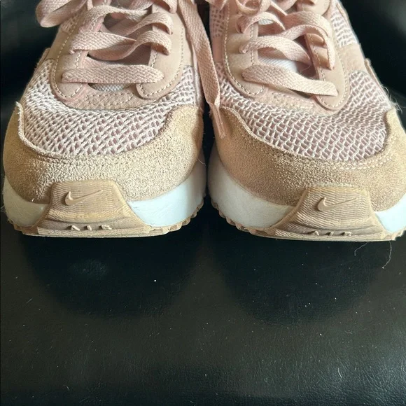Nike Air Max Women's Blush Sneakers Sz 8 - Picture 7 of 7